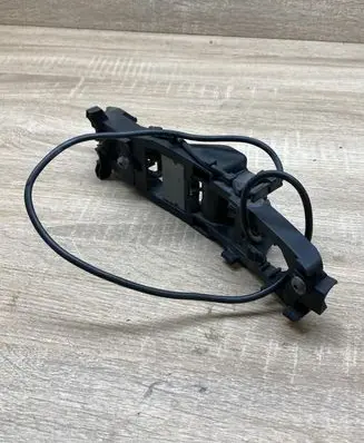 Mercedes-Benz E W211 Front door exterior handle/bracket A2115450828