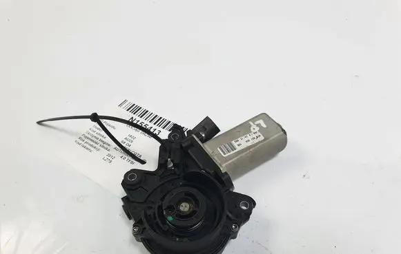 Audi A8 S8 D4 4H Front door soft close latching motor 4F0837059