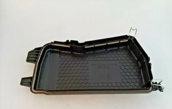 Mercedes-Benz E W212 Fuse box cover A2125400082