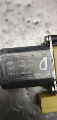 Audi A4 S4 B9 Front door window regulator motor 0130822704