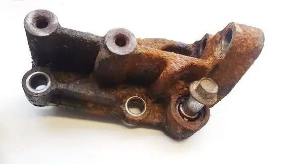 Engine mounting bracket