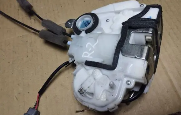 Honda Legend Rear door lock