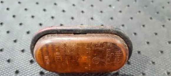 Renault Megane I Front fender indicator light