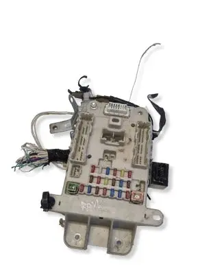 Toyota RAV 4 (XA20) Fuse module 8198050030 0665004650