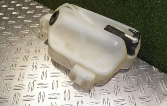 Mercedes-Benz Citan W415 Windshield washer fluid reservoir/tank 8200431474 8200431475