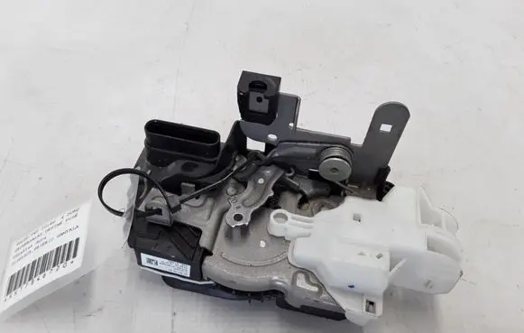 Volvo V40 Front door lock 31391825