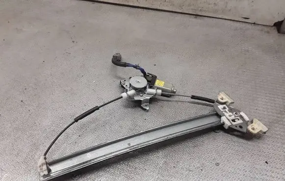 Nissan X-Trail T30 Front door window regulator with motor 807318H301