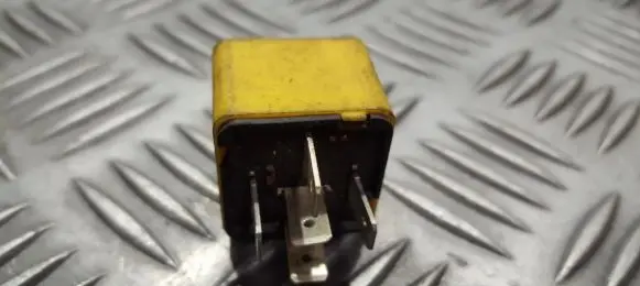 Fiat Bravo - Brava Other relay 82461739 a727