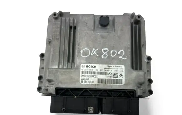 Citroen C4 II Engine control unit/module ECU 9825318180 0281034189