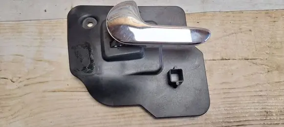 Opel Meriva A Front door interior handle 13121858 13121862