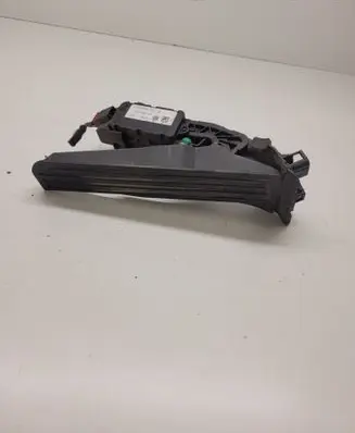Volkswagen PASSAT B6 Accelerator throttle pedal 1K1723503L 6PV00860001