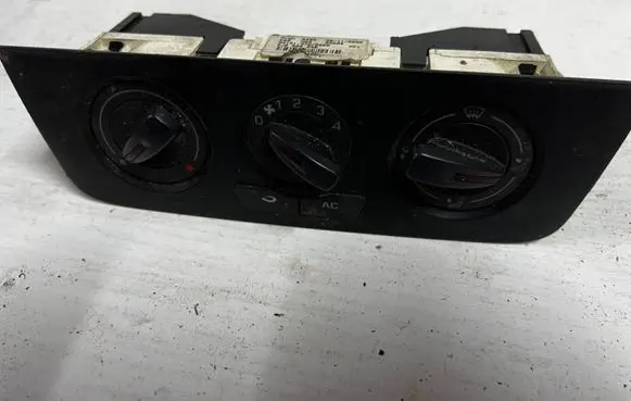 Seat Ibiza IV (6J,6P) Climate control unit 6J0820045 901513720000