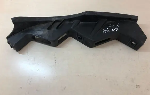 Volkswagen PASSAT B6 Front bumper mounting bracket 3C0807889