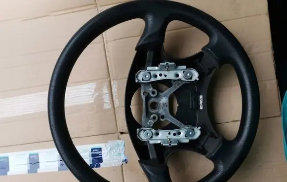 Subaru Impreza II Steering wheel 