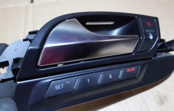 Audi Q7 4L Front door interior handle