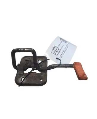 Engine bonnet (hood) release handle