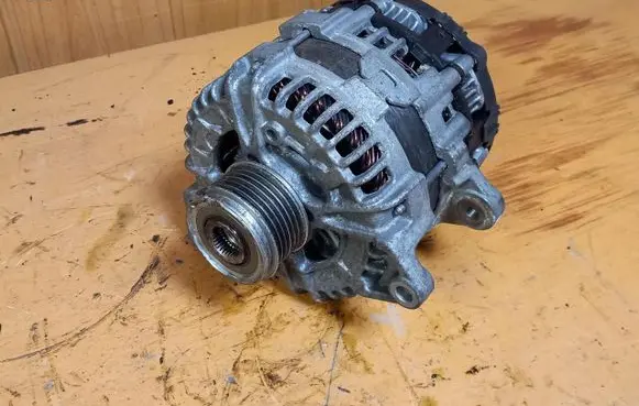 Chrysler Voyager Generator/alternator 04727866AB