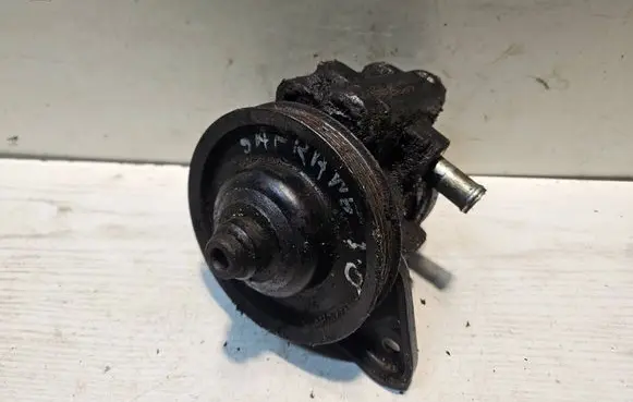 Renault Safrane Power steering pump 7846075