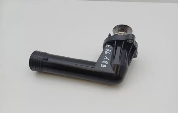 BMW 3 E36 Thermostat housing 