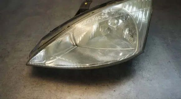 Ford Focus Headlight/headlamp