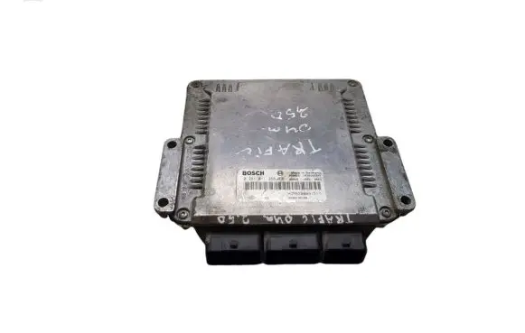 Renault Trafic II (X83) Engine control unit/module 0281011356 HOM8200091517