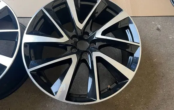 Volvo XC90 R22 alloy rim 31445016