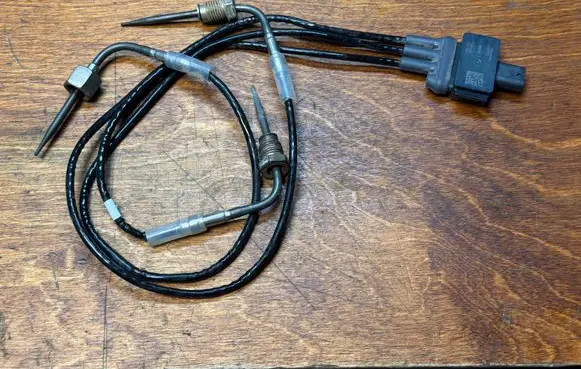 Mercedes-Benz Sprinter W907 W910 Exhaust pressure sensor A0009057015 Q003HT0005