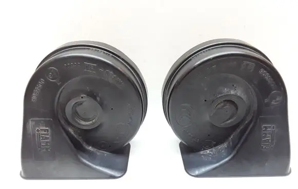 Volvo S40 Horn signal 30796711 30796712