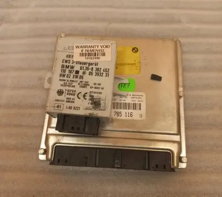 BMW 7 E38 Engine control unit/module 7785116 0281001830