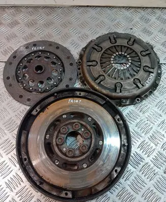 Volkswagen PASSAT B5 Clutch set kit 038141117E 038141031L