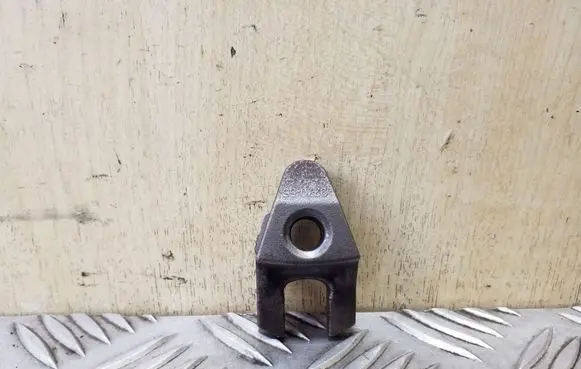Volvo V40 Cross country Fuel Injector clamp holder