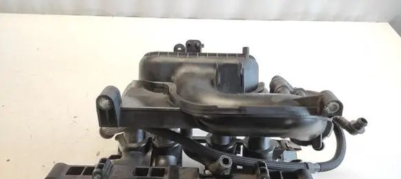 Ford Focus Intake manifold 4M5G9424CB 4M5G9424