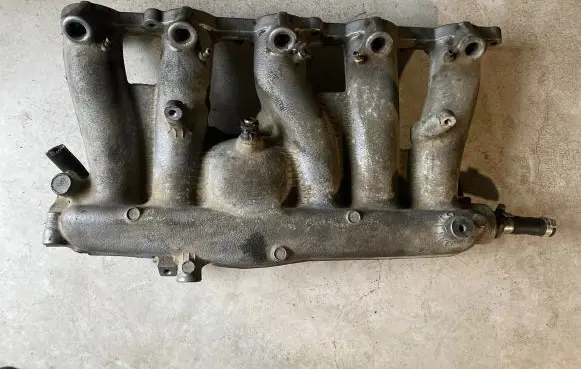 Volvo XC70 Intake manifold 09488033