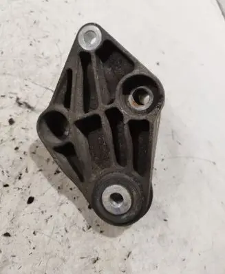 Ford Focus Engine mounting bracket AV616P093NA