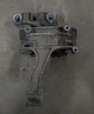 Skoda Octavia Mk3 (5E) Engine mount bracket 5Q0199262BH