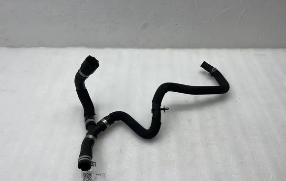 Coolant pipe/hose