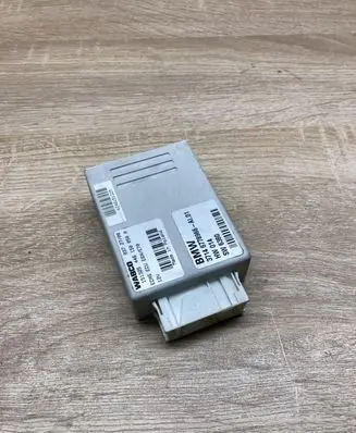 BMW X5 E70 Air suspension control unit module (rear) 6778966 151325