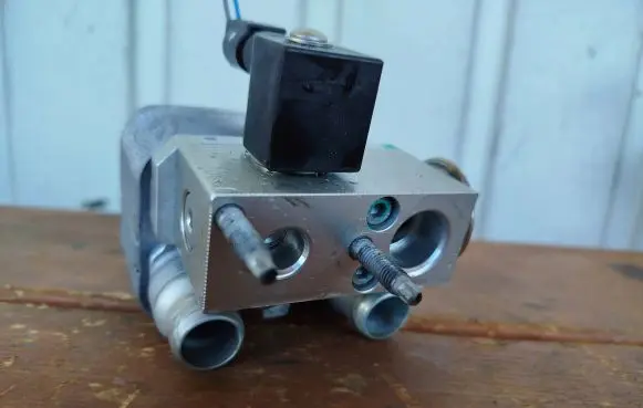 Citroen C4 III e-C4 Air conditioning (A/C) expansion valve 9831600480