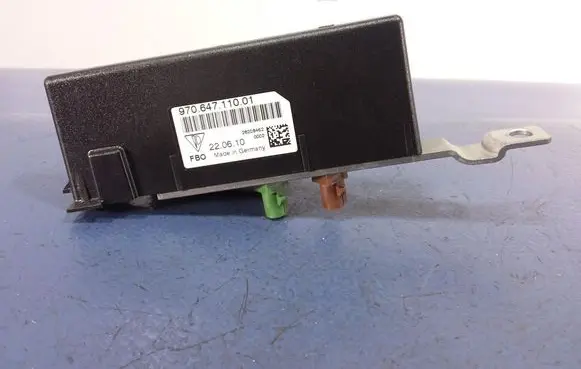 Porsche Panamera (970) Aerial antenna amplifier 97064711001