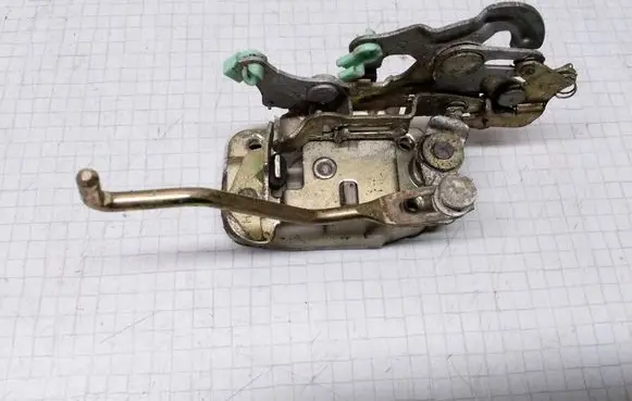 Mitsubishi Galant Rear door lock