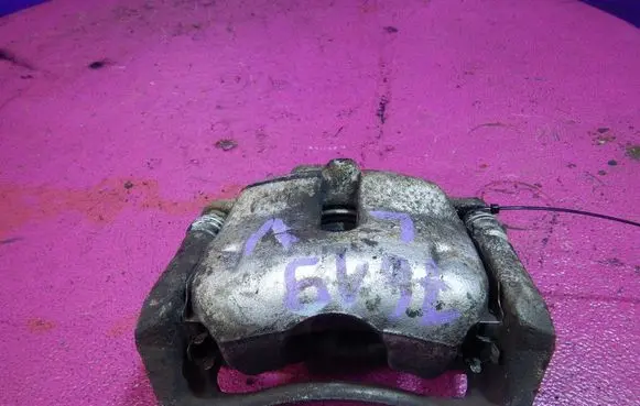 Front brake caliper