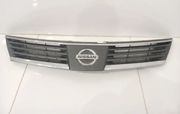 Front bumper upper radiator grill