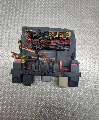 Volkswagen Touran I Comfort/convenience module F005V00526 3C0937049E H37S1002