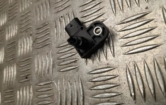 Peugeot 3008 II Mass air flow meter 9842117980