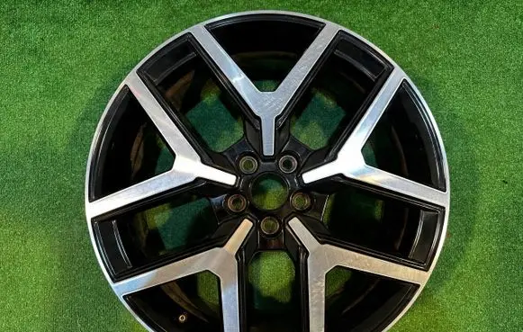Seat Arona R18 alloy rim 