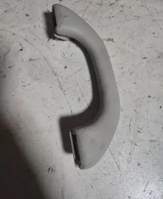 Volkswagen Polo IV 9N3 Front interior roof grab handle 6N0857607M