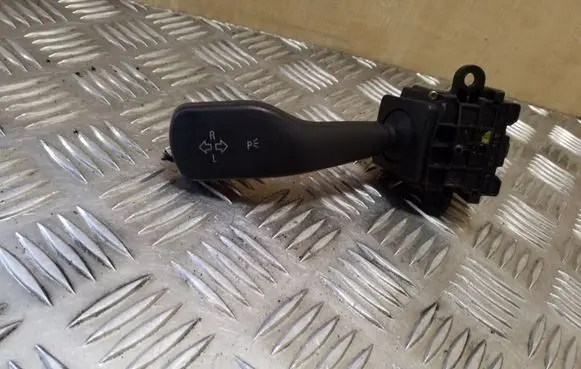 BMW 3 E46 Indicator stalk 8363662K