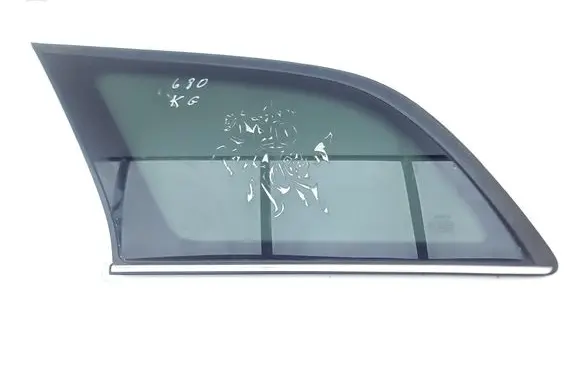 Toyota Avensis T250 Rear side window