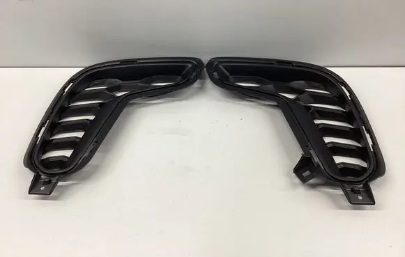 Dodge Durango Front bumper lower grill