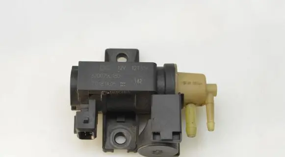 Nissan Juke I F15 Turbo solenoid valve 8200790180